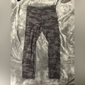 Athleta elation camo 7/8 tight size M